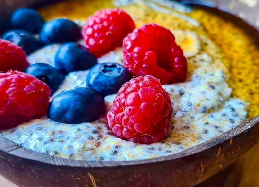 β¨Start breakfast off right with a berry healthy coconut bowl of porridge π
π«π₯₯