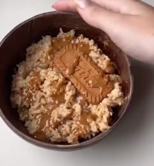 💪 Bring on the day with Biscoff Rice Porridge Coconut Bowl 🥥